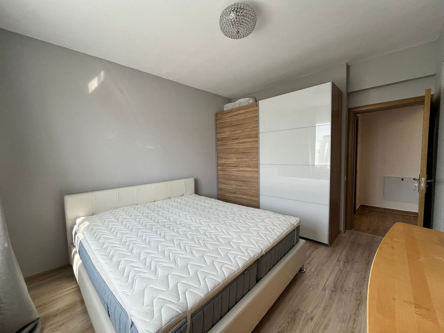 Apartament 2 camere decomandat, parcare subterana, 15 minute metrou - Poză 4