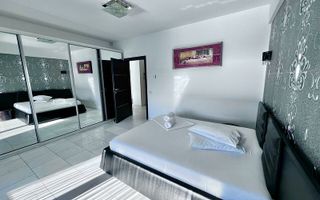 Apartament 2 camere Vila Sophia 1 - Vedere frontala la lac - - Poză 13