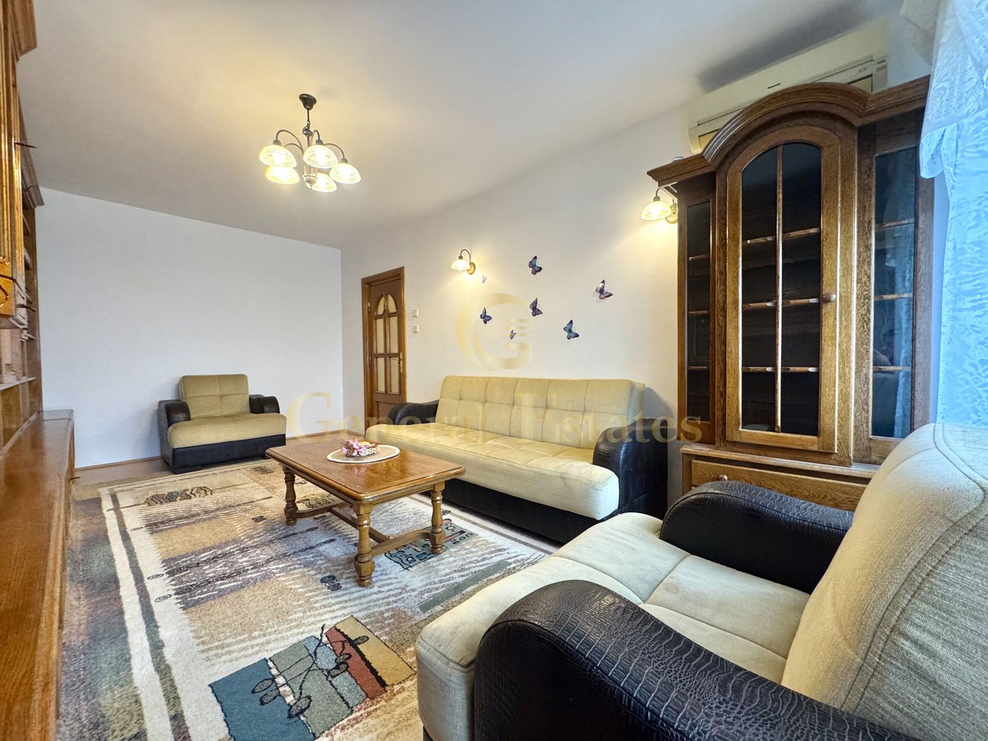 Spre Vânzare apartament cu 3 camere, în Centru, Păcurari - Poză 1