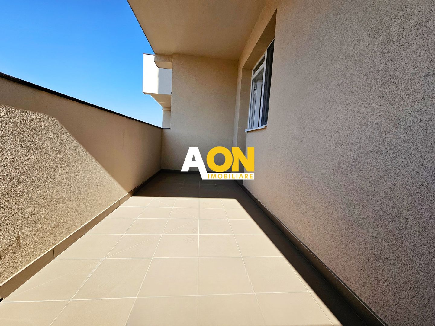 Apartament 2 camere, 2 balcoane, etaj 1, mobilat, utilat, boxa 9 mp - Poză 2