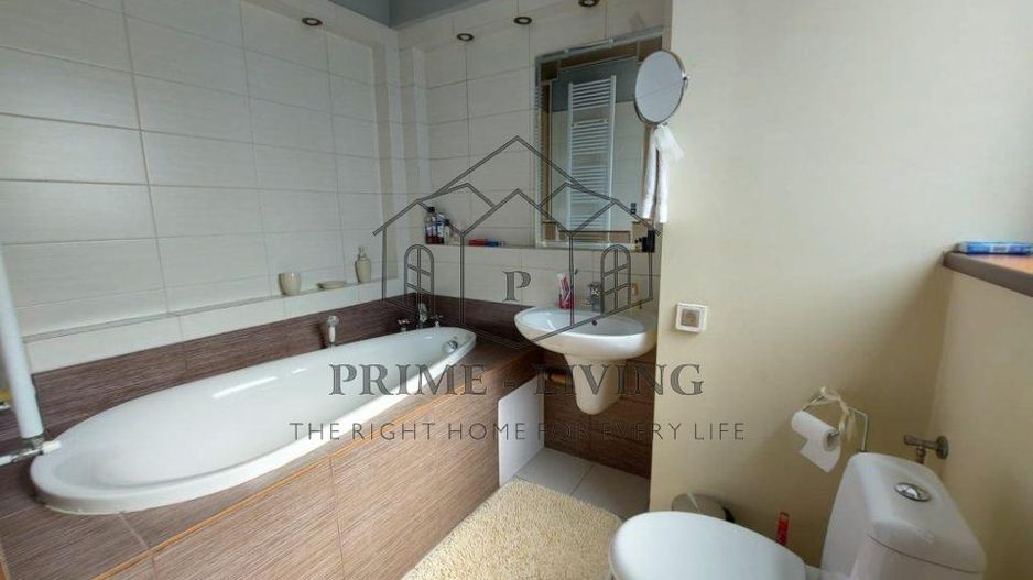 APARTAMENT CU 3 CAMERE, ULTRA-CENTRAL SI FOARTE SPATIOS LA VANZARE - Poză 9