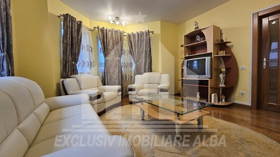 Casa individuala de inchiriat cu garaj, Alba-Micesti - Poză 4