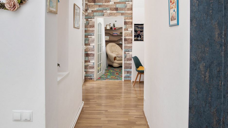 Vilă, singur în curte, central, Oradea 128 mp. 800  E/lună. Comision 0 - Poză 16