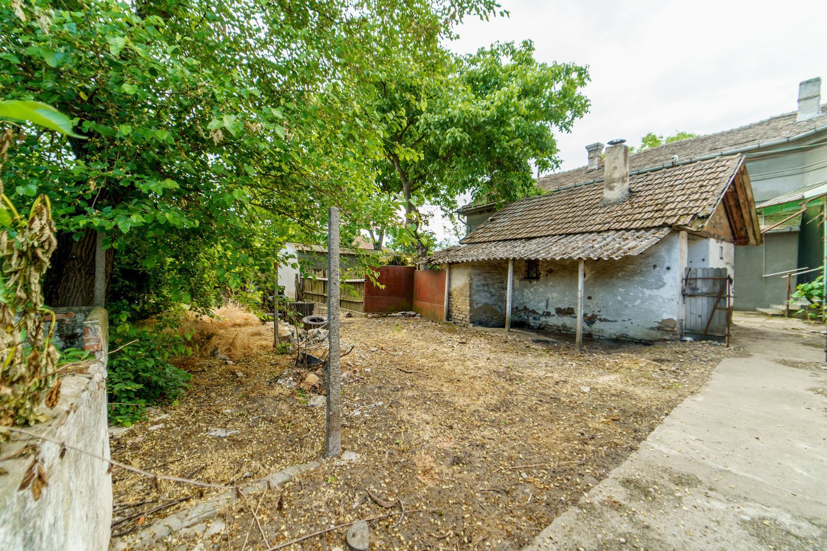 Casă cu teren 1674 mp - Poză 19