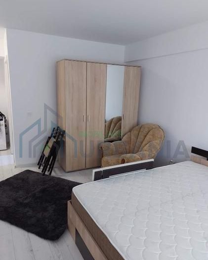 închiriez apartament cu o camera - Poză 2