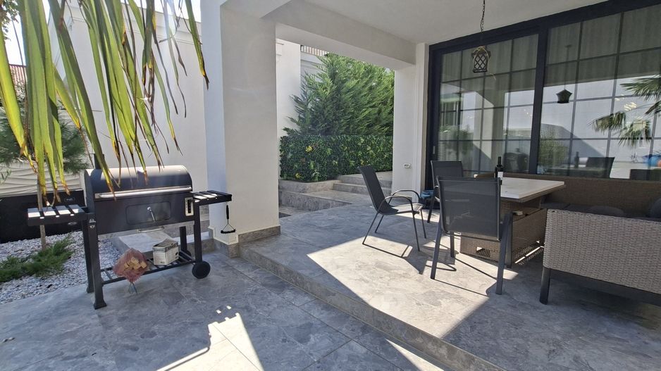 Vila spatioasa cu piscina - Dumbravita/Padurea Verde - Poză 37