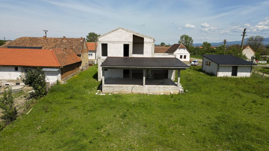 Casă la roșu din BCA de vânzare în Județul Arad - Poză 13