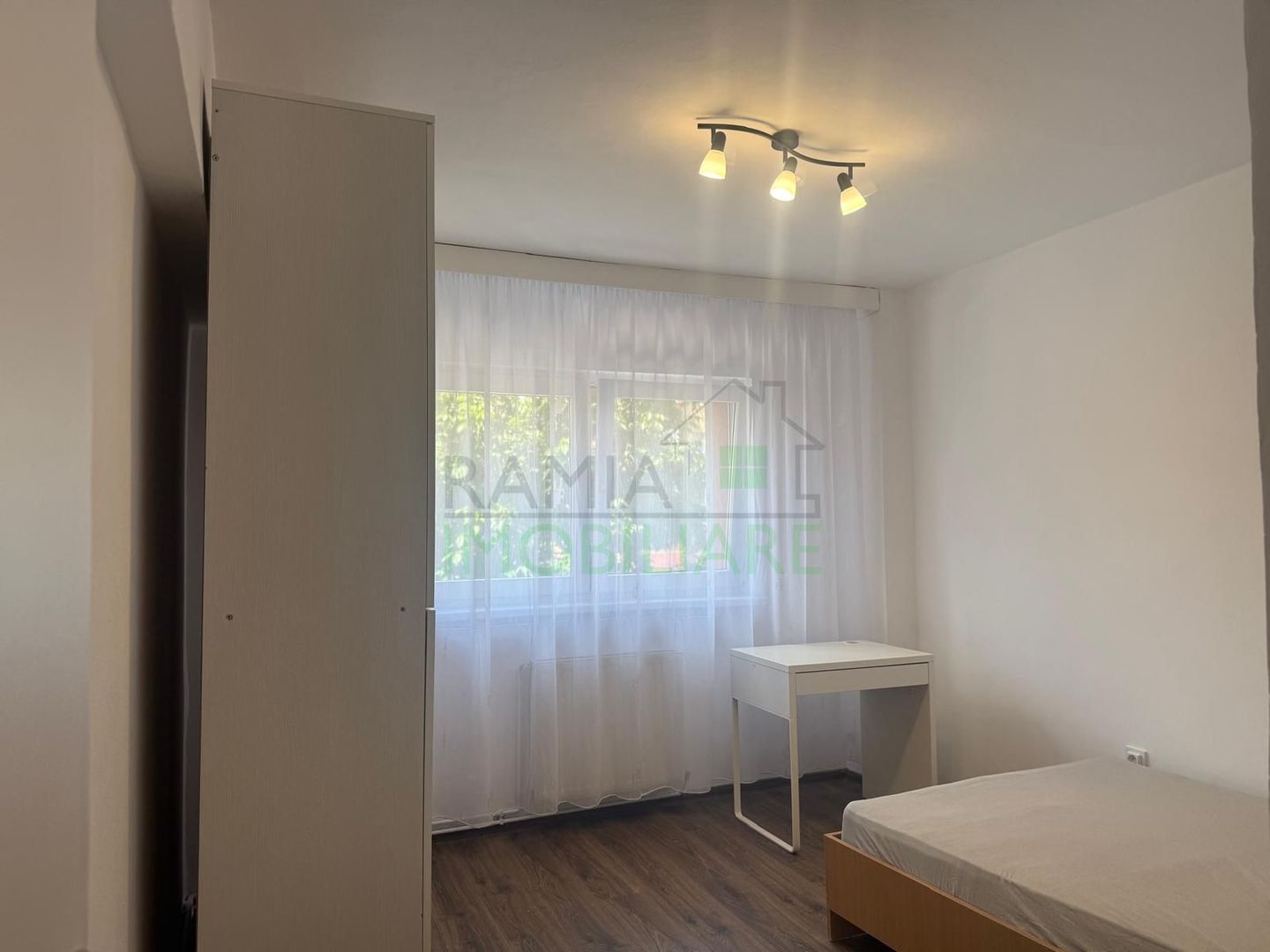 Apartament 3 Camere Decomandat, Etaj 1, Tractorul - Poză 9