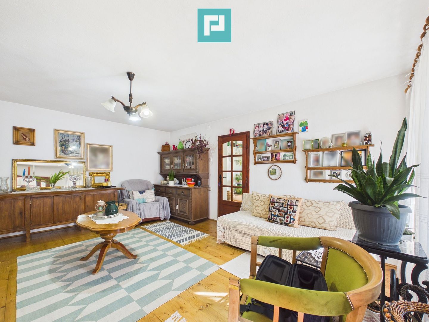 Casă cu 6 camere pe teren de 2029 mp – Miniş - Poză 5