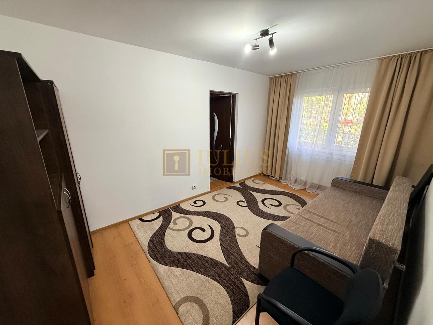2 camere| vis a vis de Spitalul Judetean| centrala proprie| - Poză 5