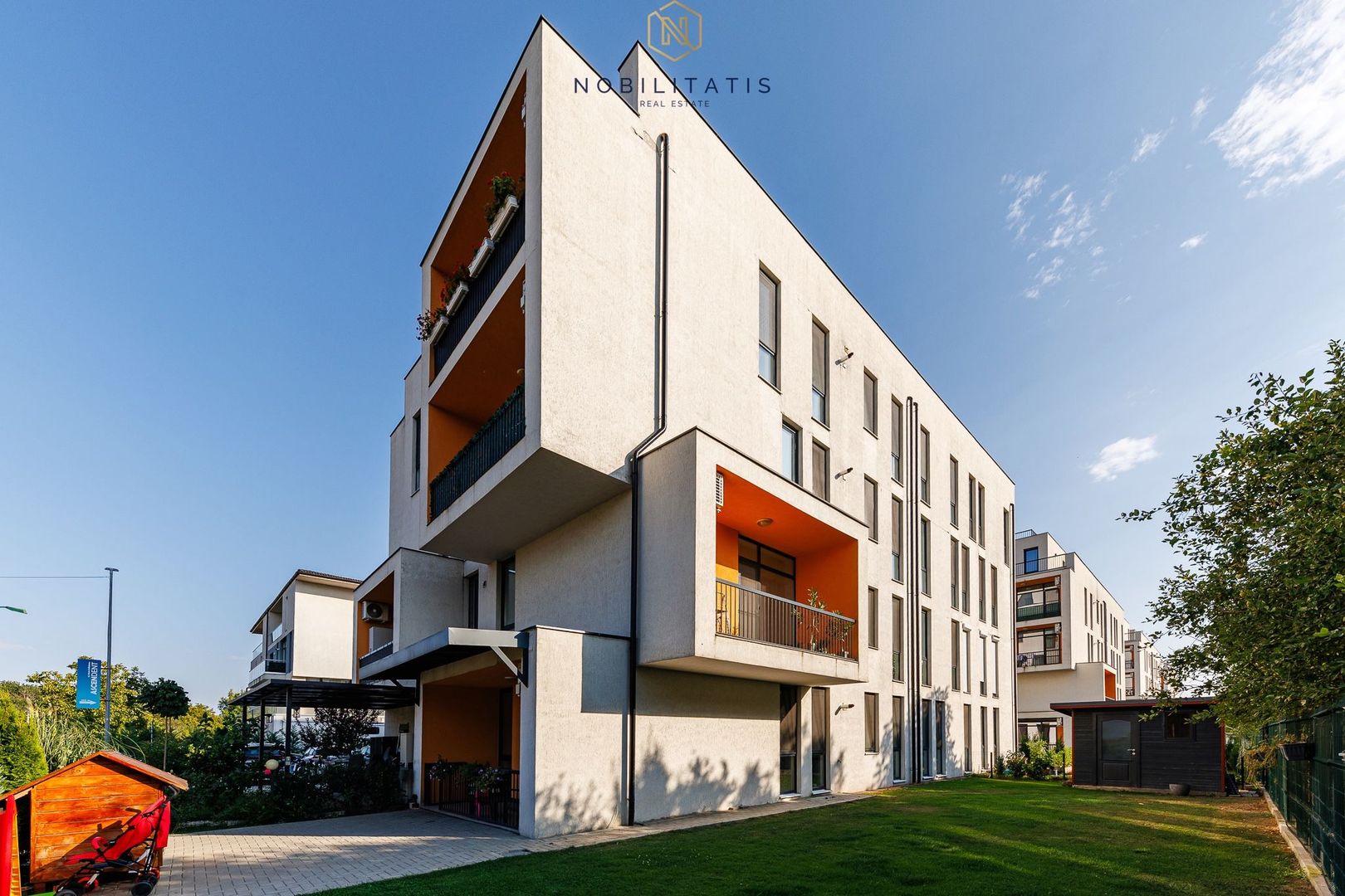 Apartament de Lux cu 3 Camere & Curte Privată de 212 mp în Timișoara - Poză 1