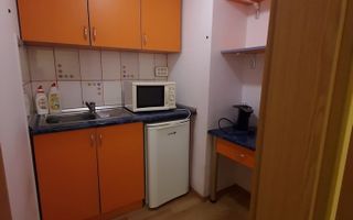 De vanzare apartament cu 3 camere in zona Centrala - Poză 1