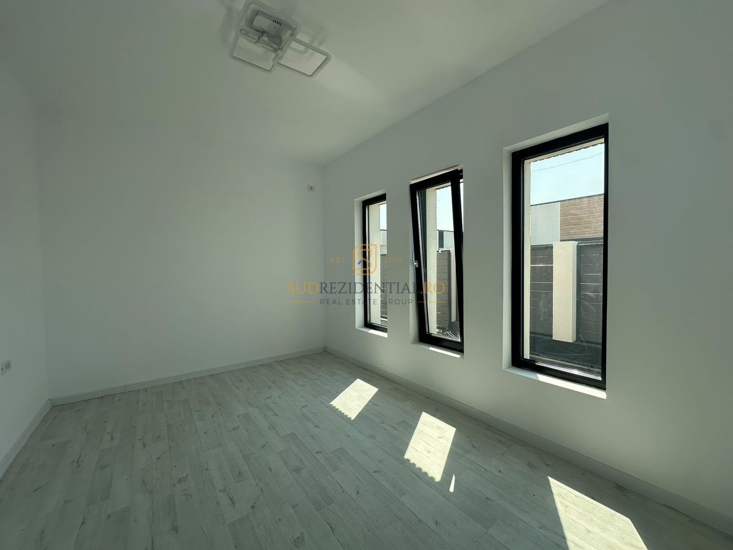 Casă individuală, 4 camere, teren 309 mp - Comuna Berceni - Poză 10