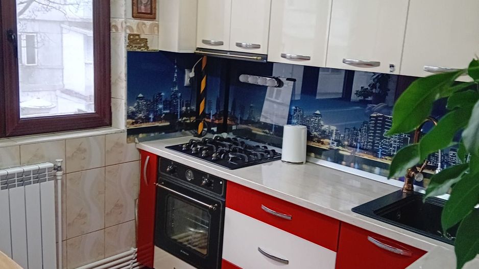 Garsonieră etaj 1, zonă Mall – mobilată și utilată, 28 mp - Poză 3