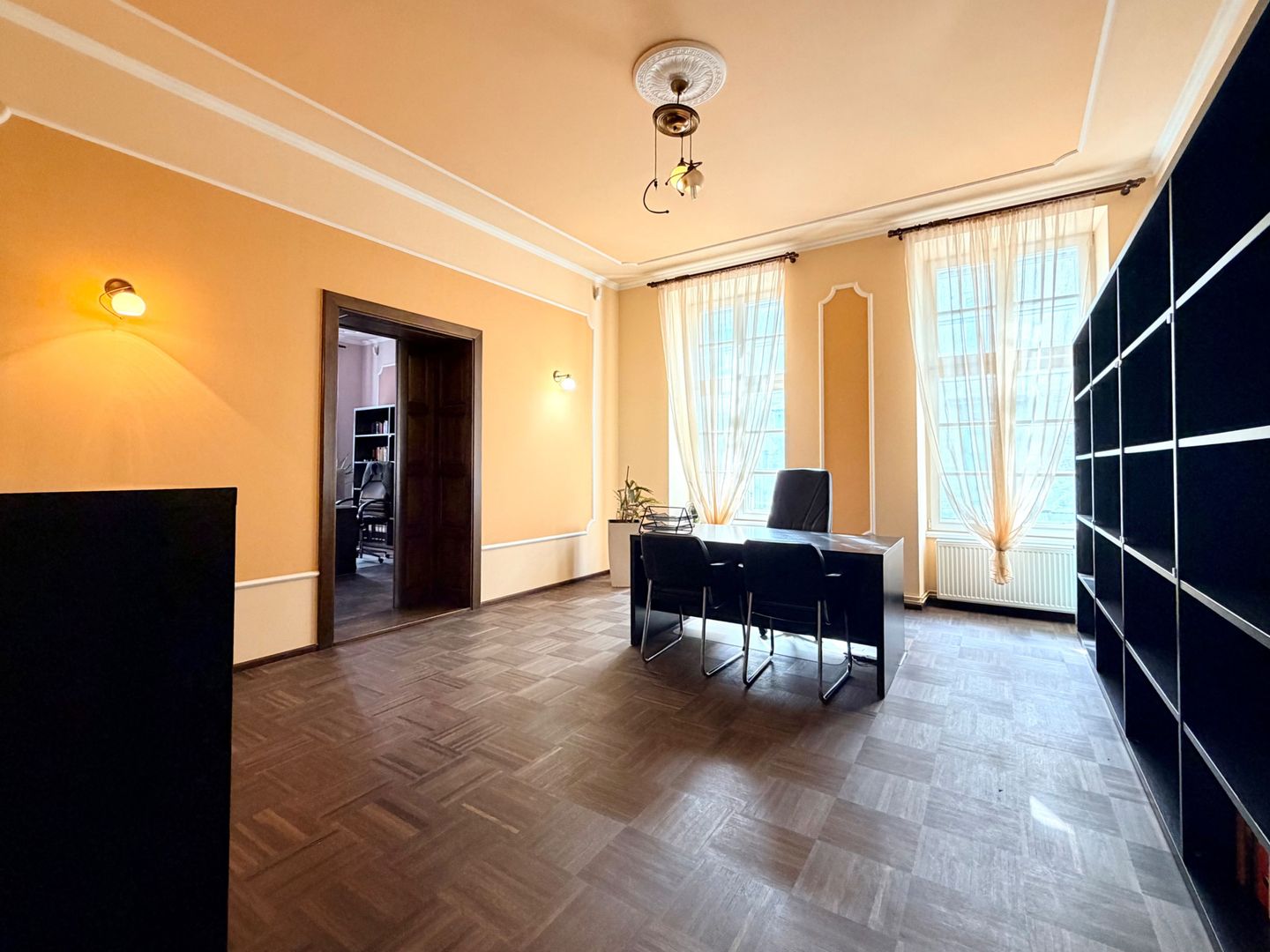 4 camere Ultracentral  - Piața Unirii, ideal birouri, parcare in curte - Poză 4