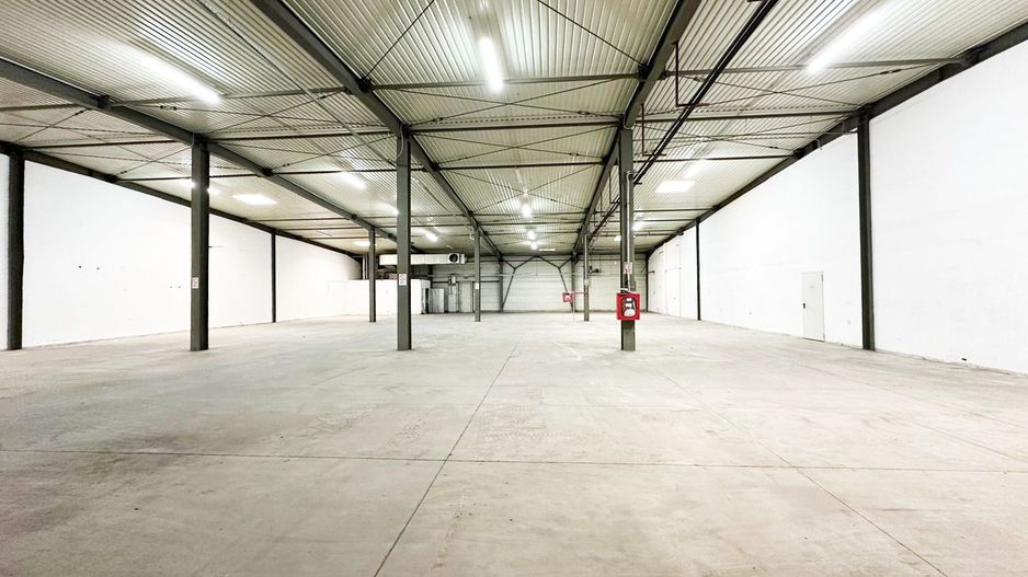 Hala de inchiriat Arad – 1.135 mp pentru comert, servicii - Poză 1