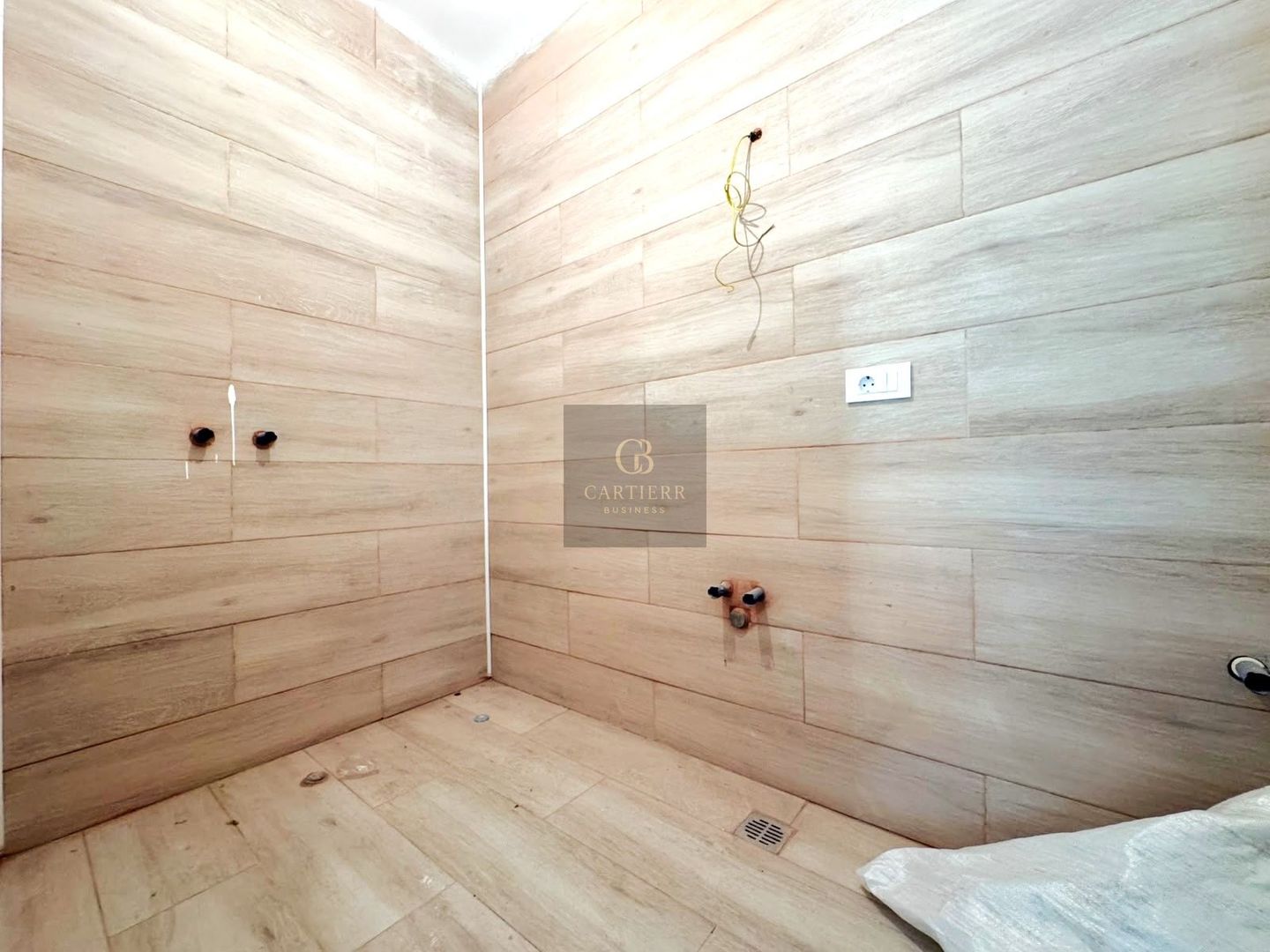 2 CAMERE + 2 LOCURI DE PARCARE| ANDRONACHE | - Poză 5