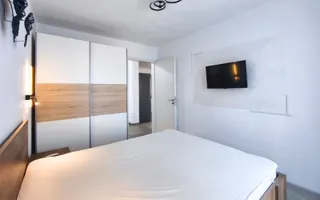 Studio Elegant în Kasper Coresi Balcon  Parcare  Boxă - Poză 13