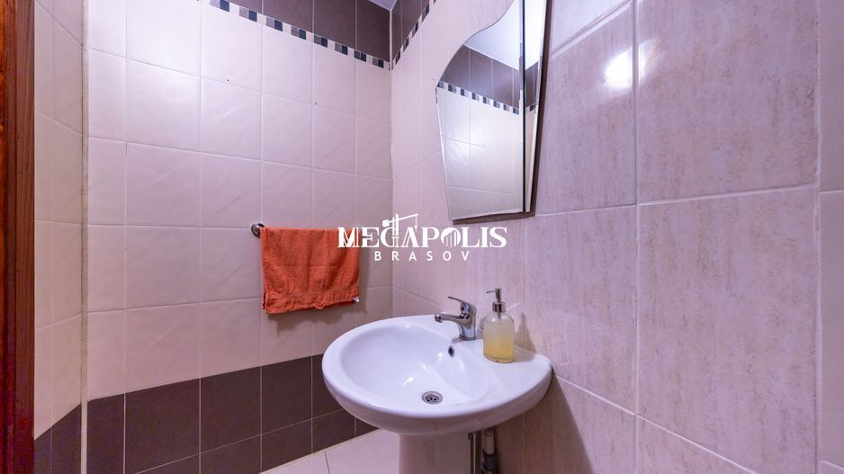 Pensiune de vânzare în Râșnov | 14 camere | 427 mp - Poză 38