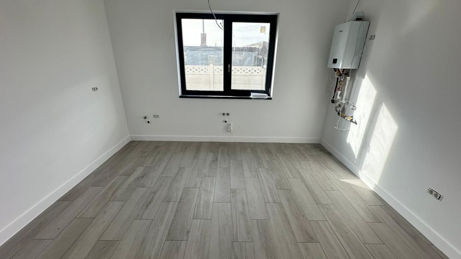 CASA SINGULARA, TOATE UTILITATILE, 4 CAMERE, TEREN 400 MP, COMISION 0% - Poză 14