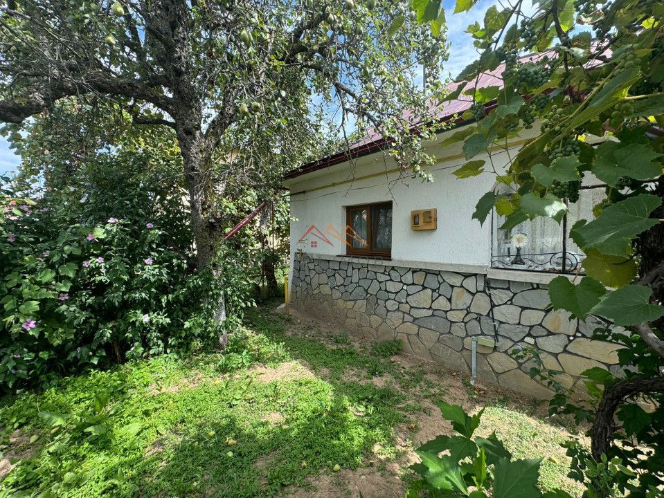 Casa 4 camere, 536 mp teren, toate utilitatile, Urleta, Prahova - Poză 1