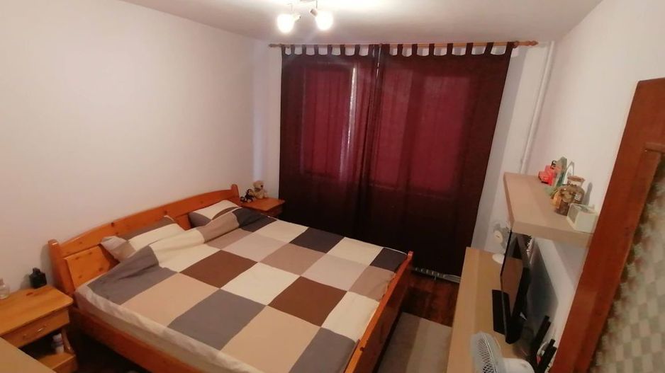 Apartament Centrala Boxa Metrou 1 Decembrie Bloc Reabilitat Termic - Poză 3