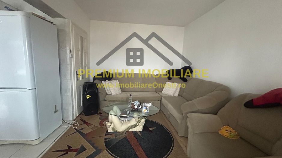 De vanzare Apartament 3 camere zona de jos - Poză 1