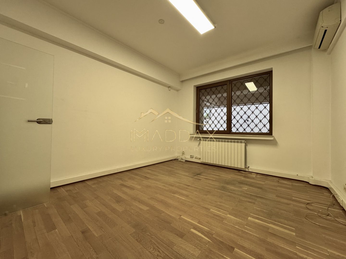 Vila centrala cu 13 camere *460mpu* + garaj // Dorobanți - Poză 39
