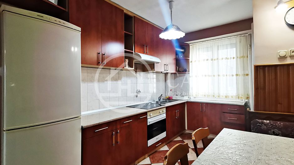 Apartament de inchiriat cu 3 camere in zona Dragos Voda, Oradea - Poză 8