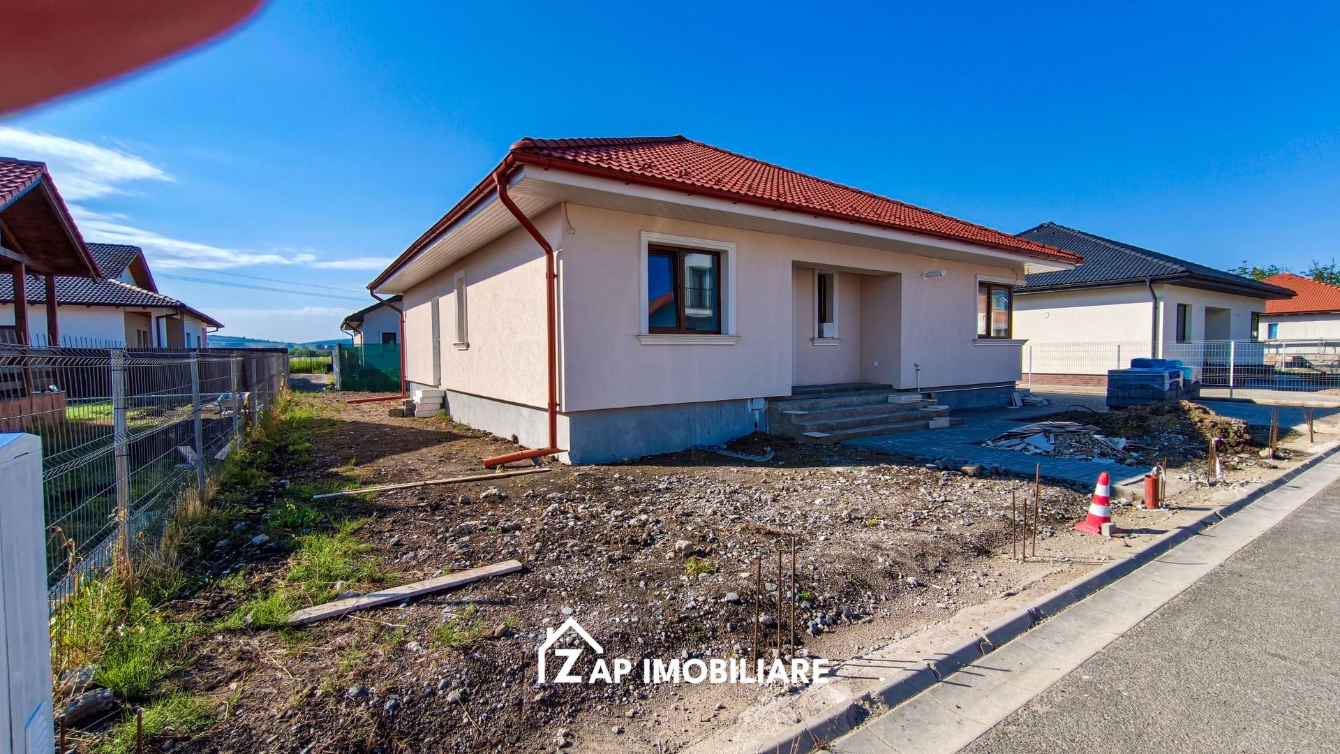 Casă modernă 1 nivel 4 camere  - 500 mp teren - gard inclus - Poză 4