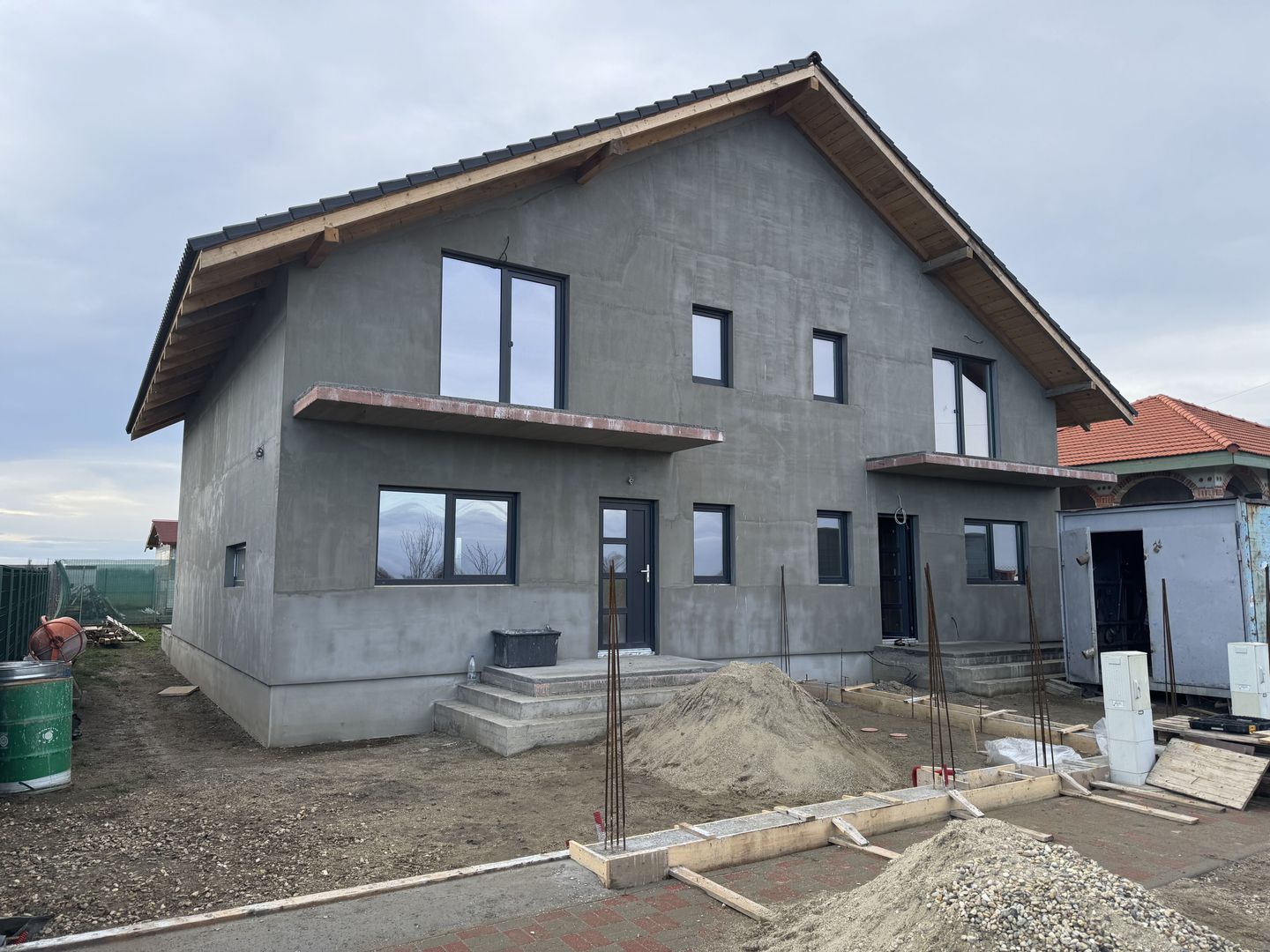 Sanmihaiul Roman Duplex P+M,4 Camere,terasa spatioasa - Poză 2