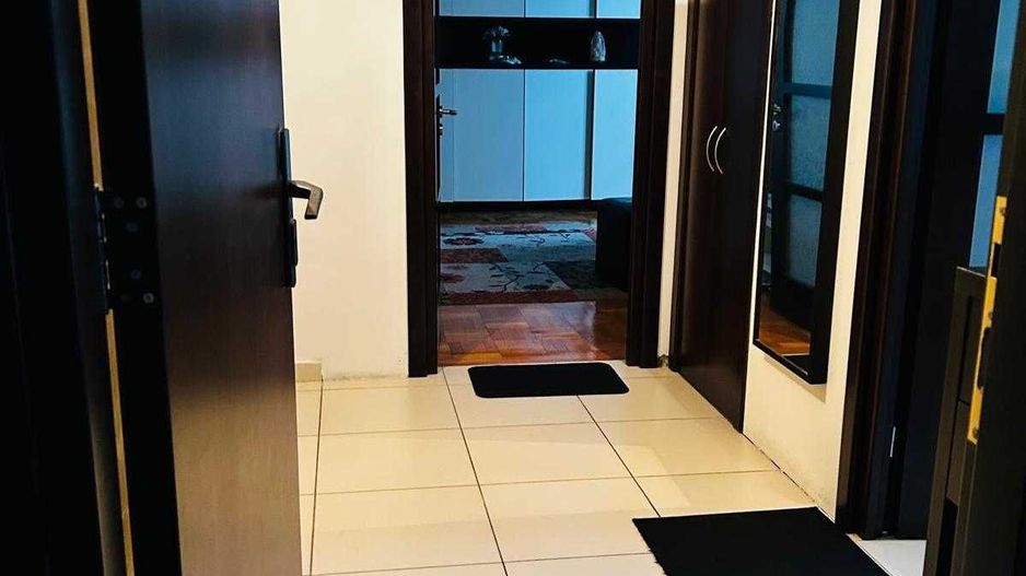 Apartament 3 camere Titan, parcare inclusă, etaj 4, complet mobilat - Poză 2