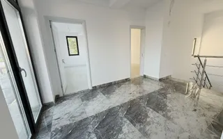 Casă spațioasă de vânzare – Sector 4, Metrou Aparatorii Patriei - Poză 12