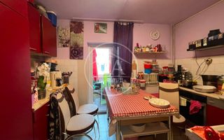 Apartament cu 3 camere de vânzare în zona Rogerius, Oradea - Poză 9