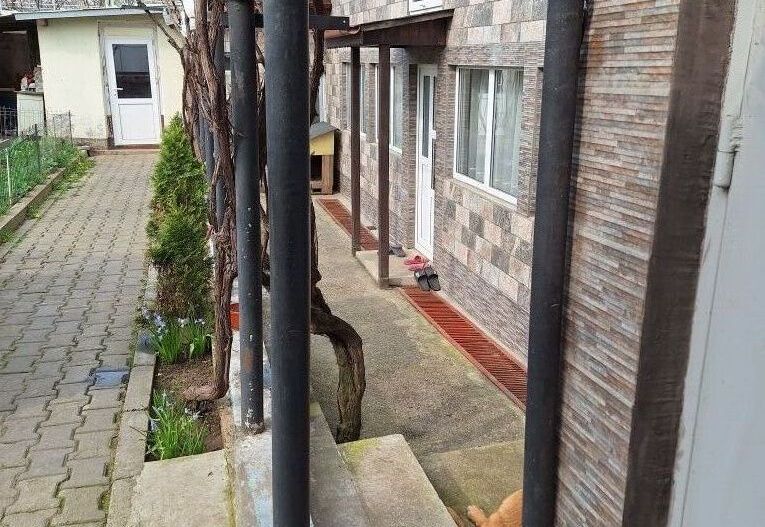 Casa Micro 17 toate utilitatile,3 camere,350 mp teren - Poză 1