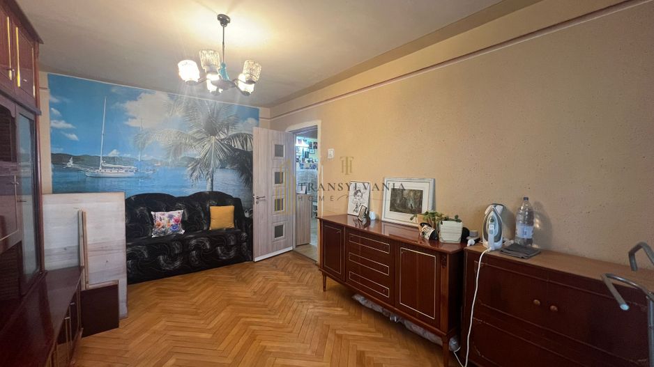 Apartament 3 camere, decomandat - Poză 1