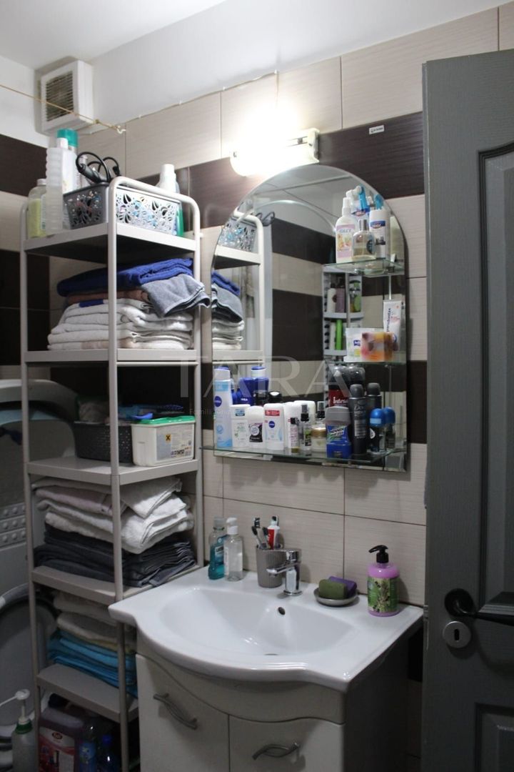 Spațiu și confort – apartament cu 3 camere decomandat în zona Florilor - Poză 8