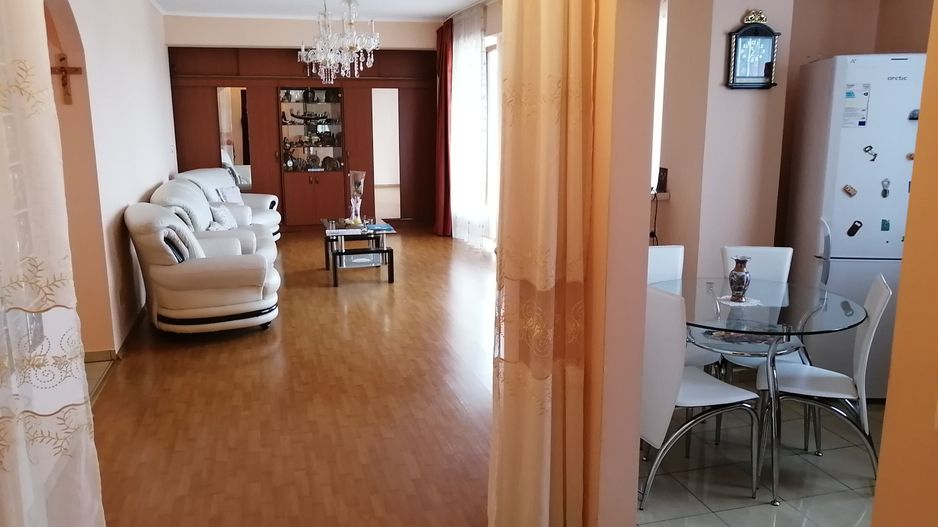 3 camere, structura mare, curte si garaj - Poză 9