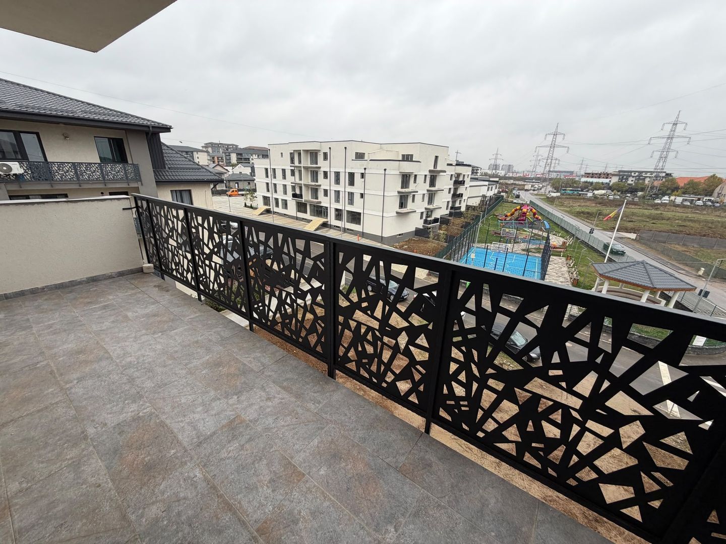 AP. 2 CAMERE - TERASA ACOPERITA, 2 BAI, PARCARE SUBERANA, COMISION 0% - Poză 8