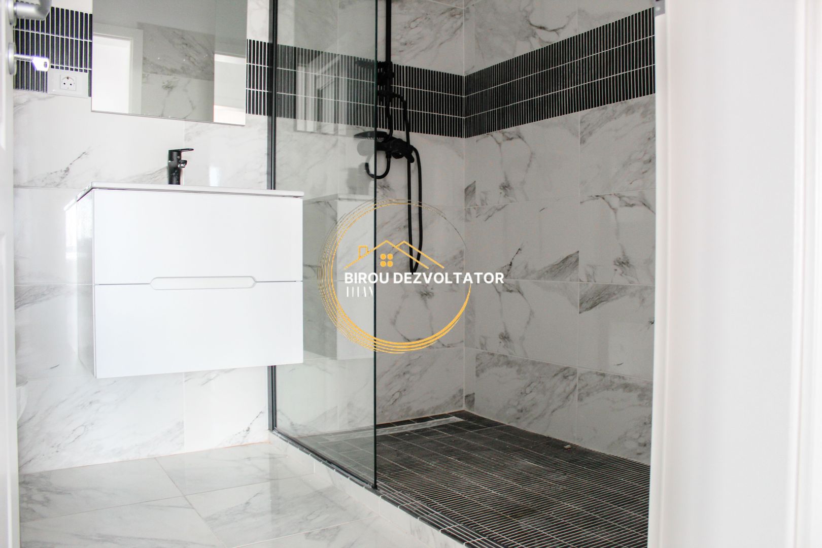 Decomandat mare Zona verde FINALIZAT Auchan titan Ansamblu premium - Poză 4