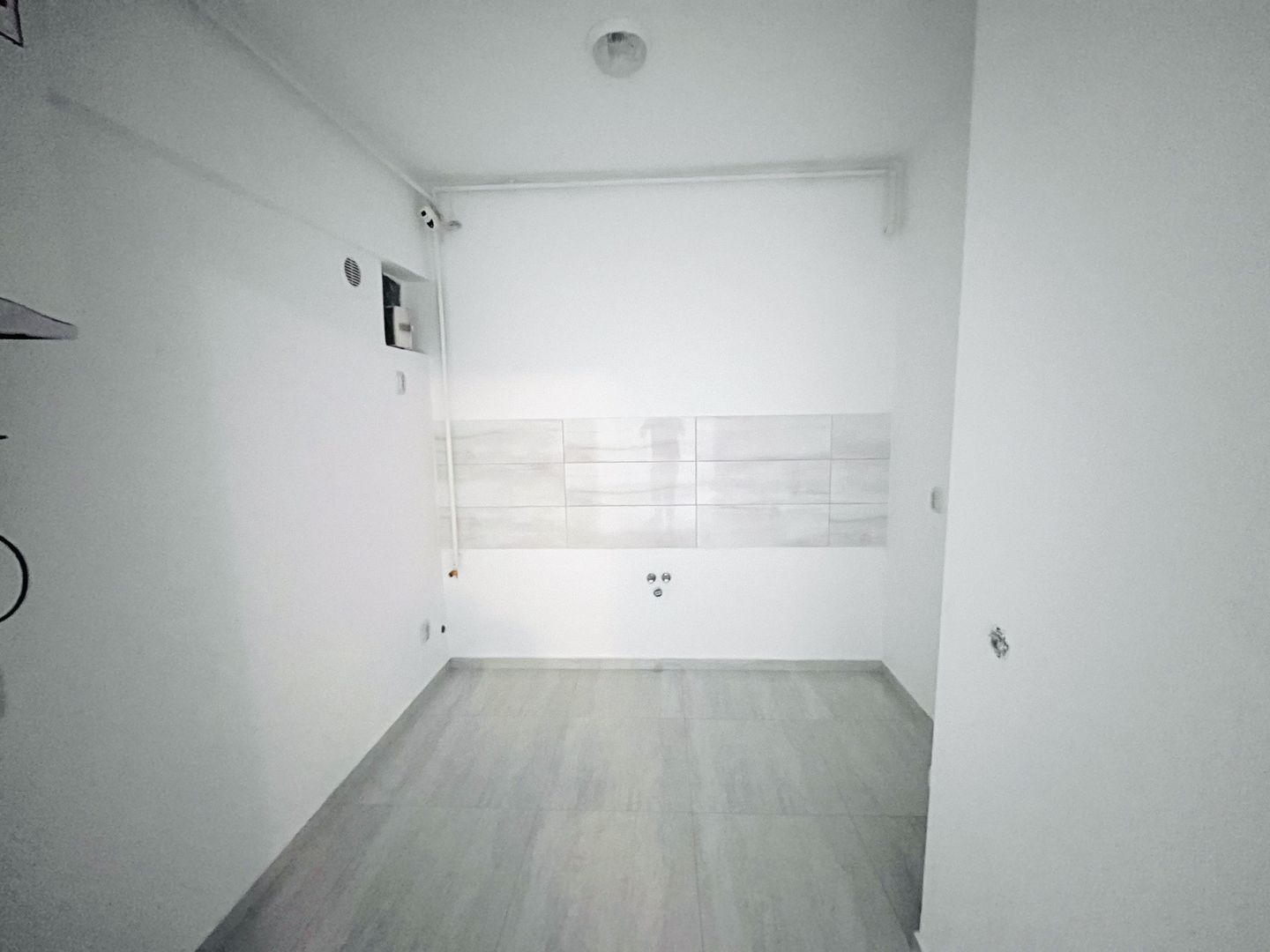 APARTAMENT 2 CAMERE DECOMANDAT BLOC NOU DEZROBIRII - Poză 4