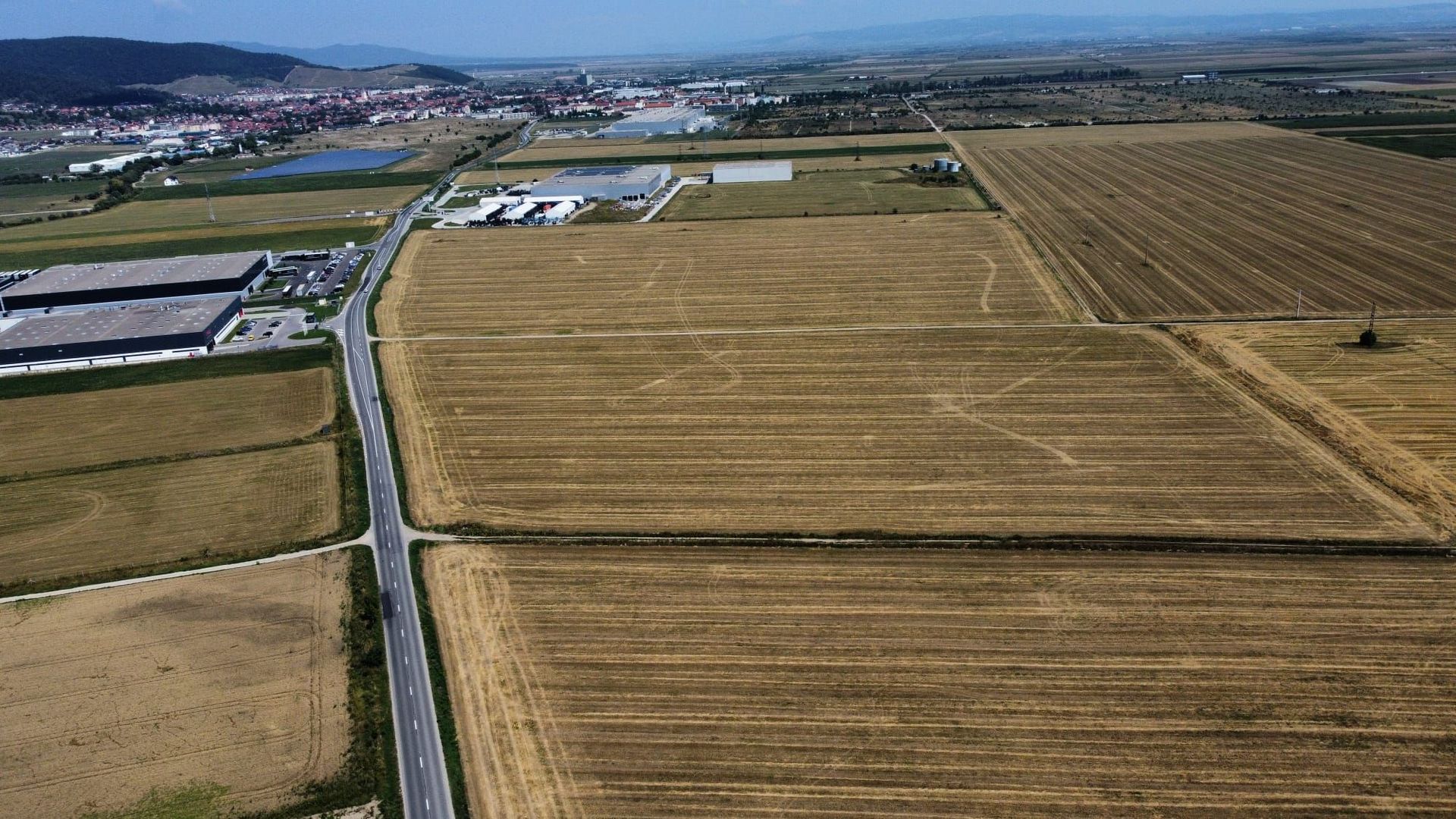 Teren intravilan cu destinatie industriala- 29.15 hectare - Poză 3
