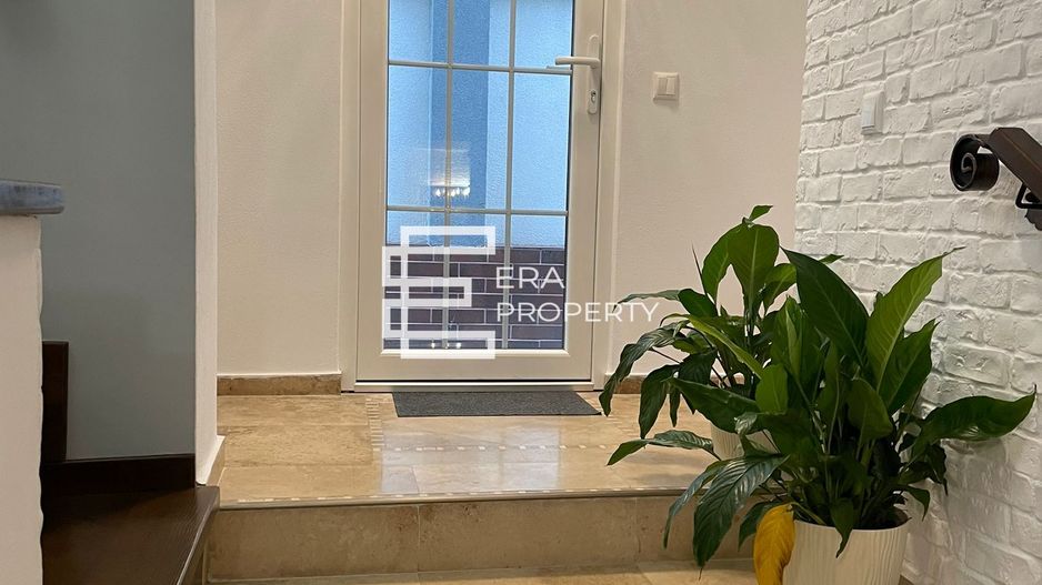 Casa individuala complet mobilata zona Lupeni, Sibiu - Poză 11