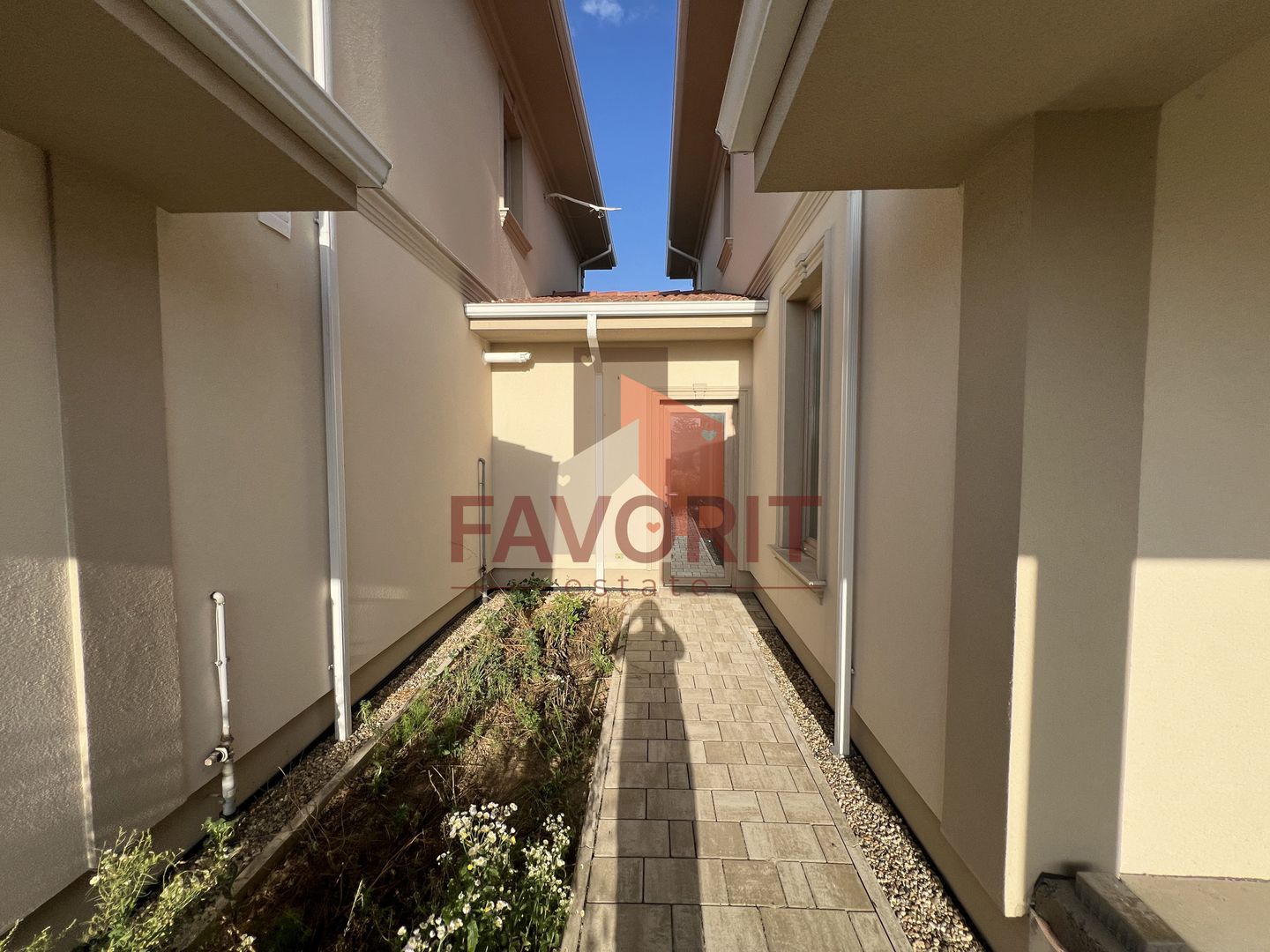 Duplex 5 camere despartit prin garaj | Giroc - Poză 18