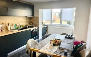 Vanzare apartament - 3 camere  - etaj intermediar - Paltinisului - Poză 1