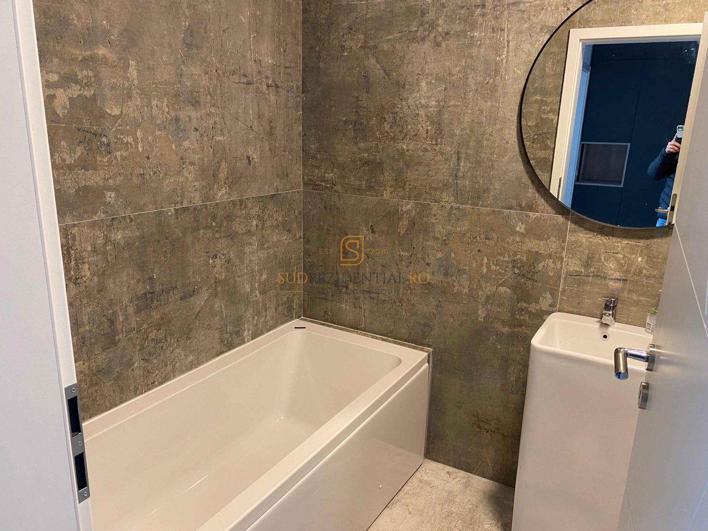 Garsoniera noua, mobilata si utilata, parcare inclusa – Oltenitei - Poză 5