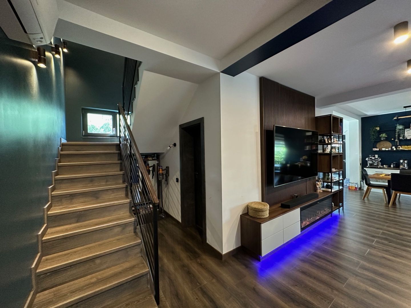 Casa moderna în Dumbravita - Ikea cu garaj - Poză 17