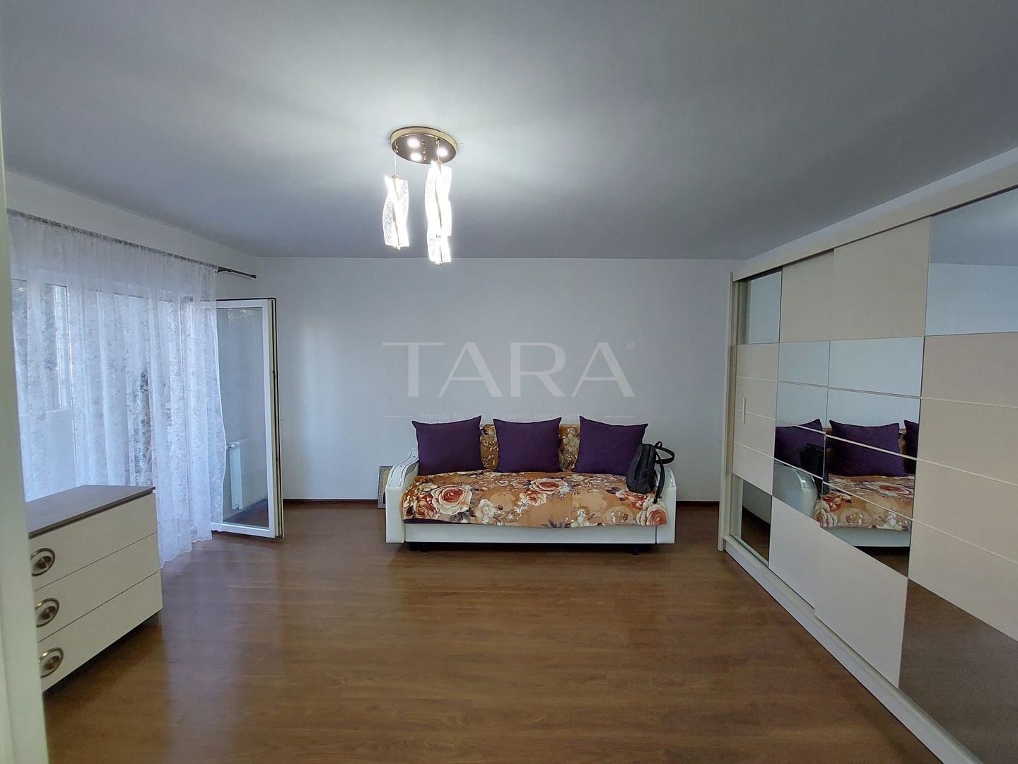 Apartament cu 1 cameră la parter înalt, zona Poligonului, Florești. - Poză 2
