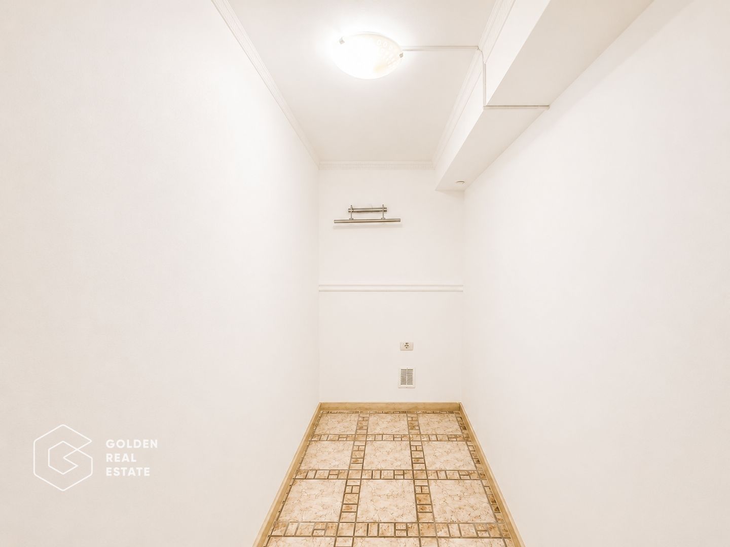 Spatiu pretabil salon infrumusetare, cabinet, 8 camere, Boul Rosu, 200mp - Poză 12