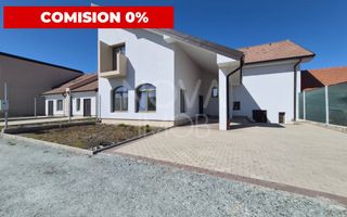 Casa generoasa cu 7 camere, 3 bai, dressing si parcare – Sura Mica - Poză 1